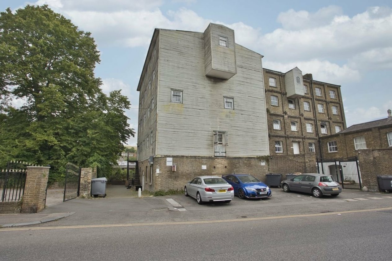 Properties Let in Timber Section London Road