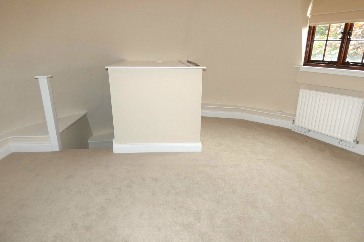 Properties To Let in Upper Roundel Park Road Faversham