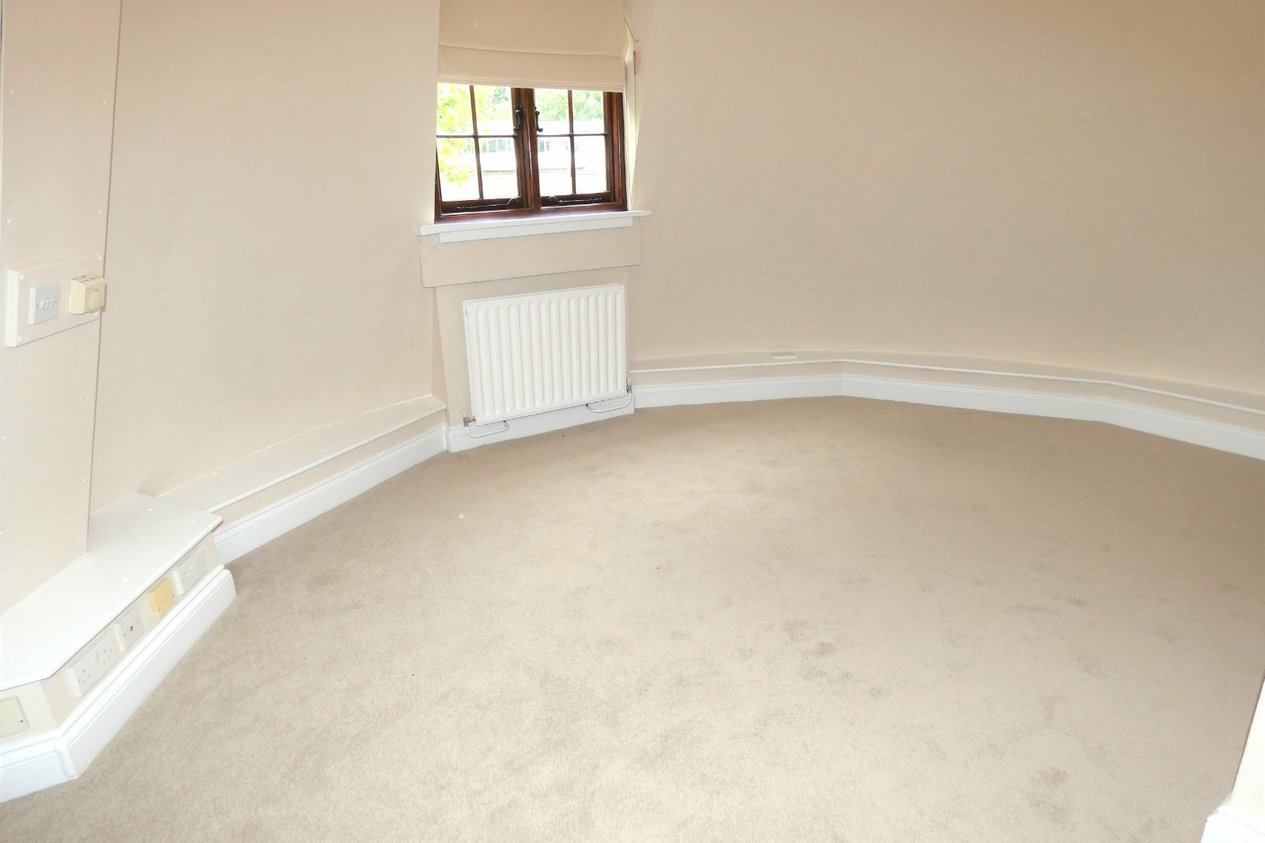 Properties To Let in Upper Roundel Park Road Faversham
