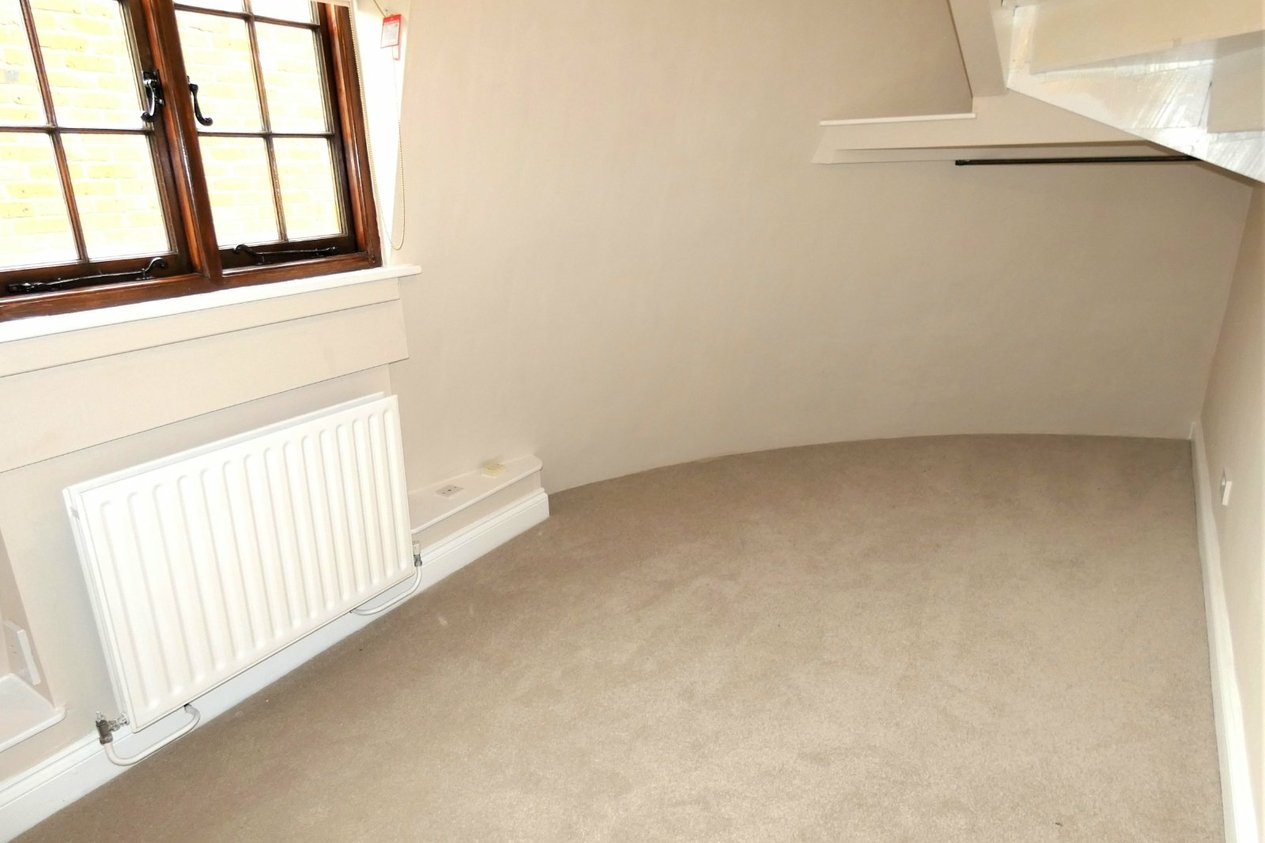 Properties To Let in Upper Roundel Park Road Faversham