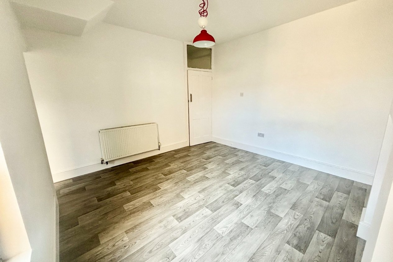 Properties Under Offer in Victoria Avenue 