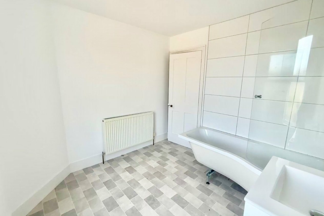 Properties Under Offer in Victoria Avenue 