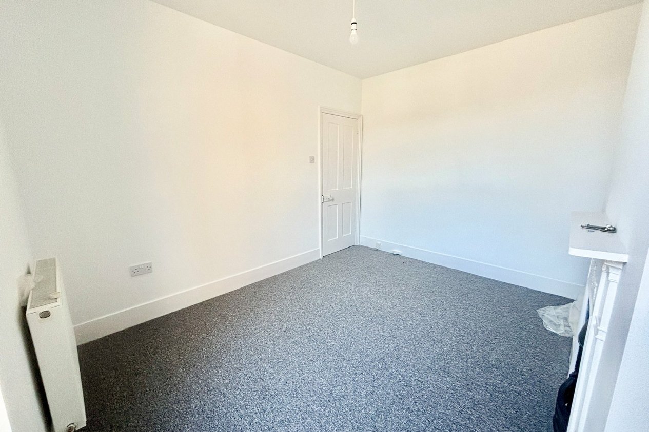 Properties Under Offer in Victoria Avenue 