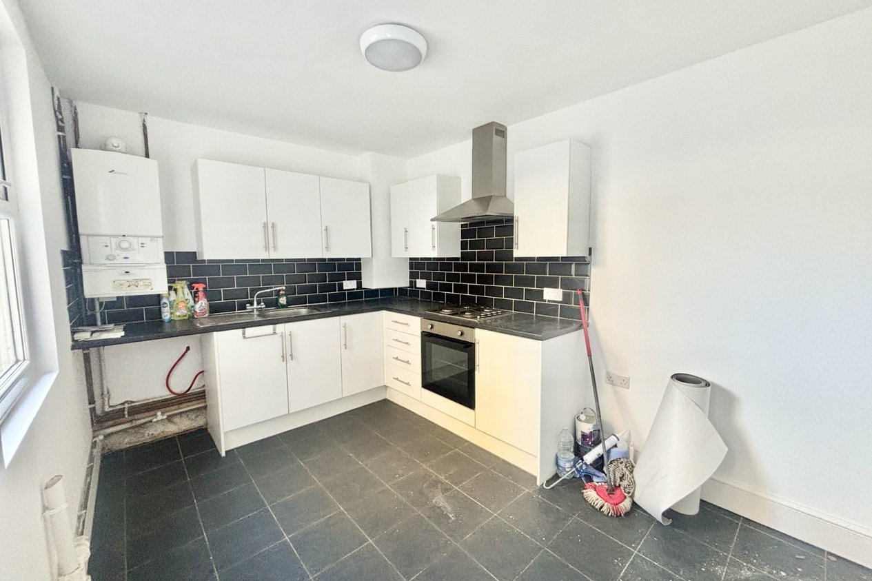 Properties Under Offer in Victoria Avenue 