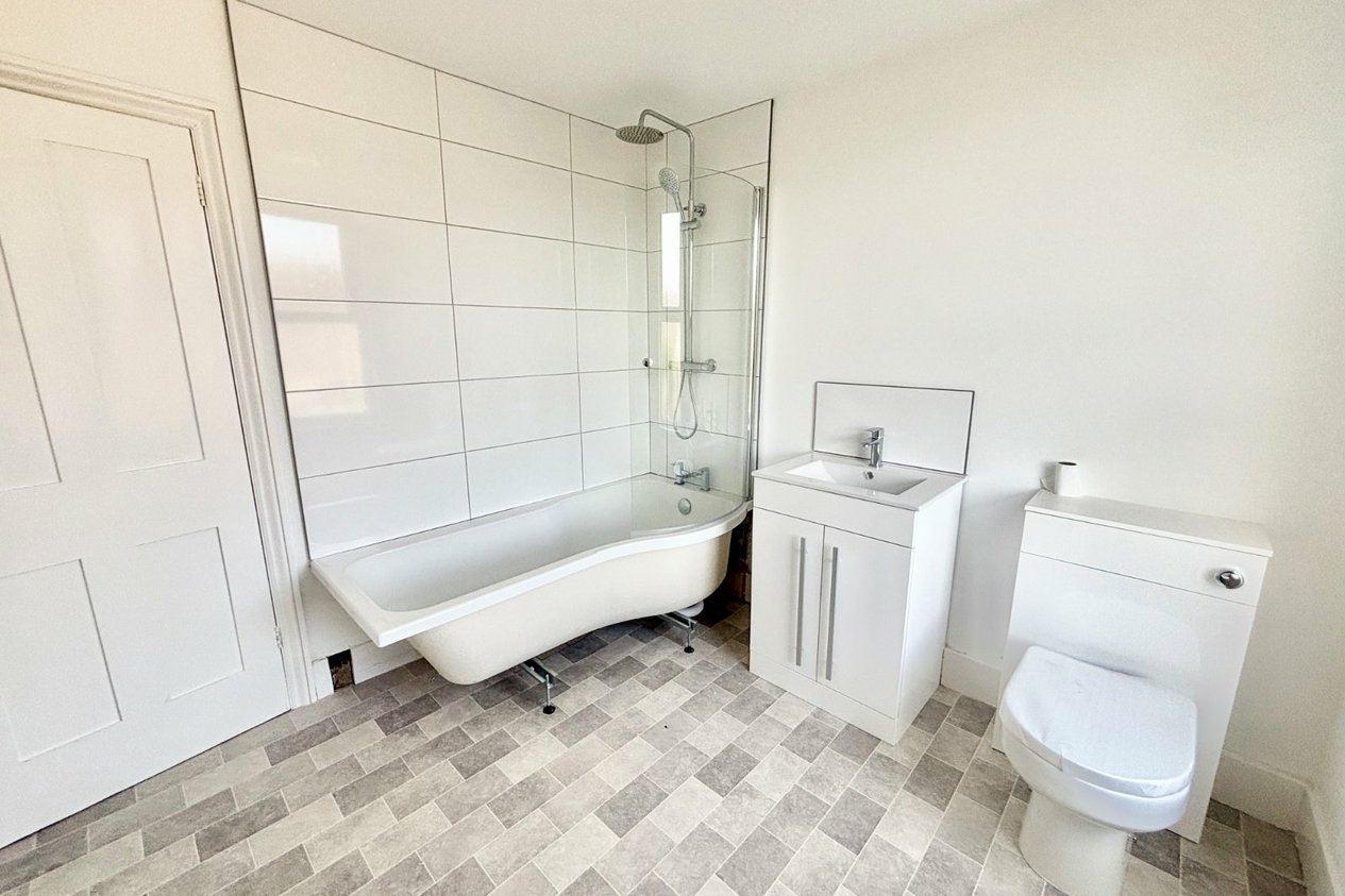 Properties Under Offer in Victoria Avenue 