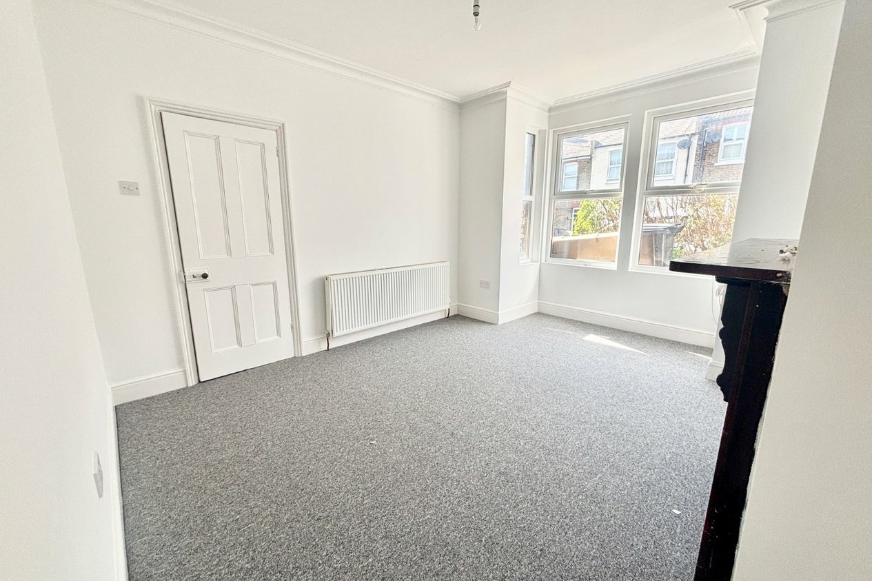 Properties Under Offer in Victoria Avenue 