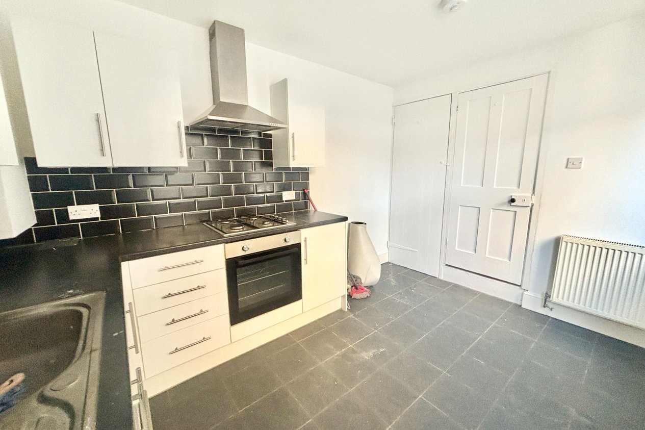 Properties Under Offer in Victoria Avenue 