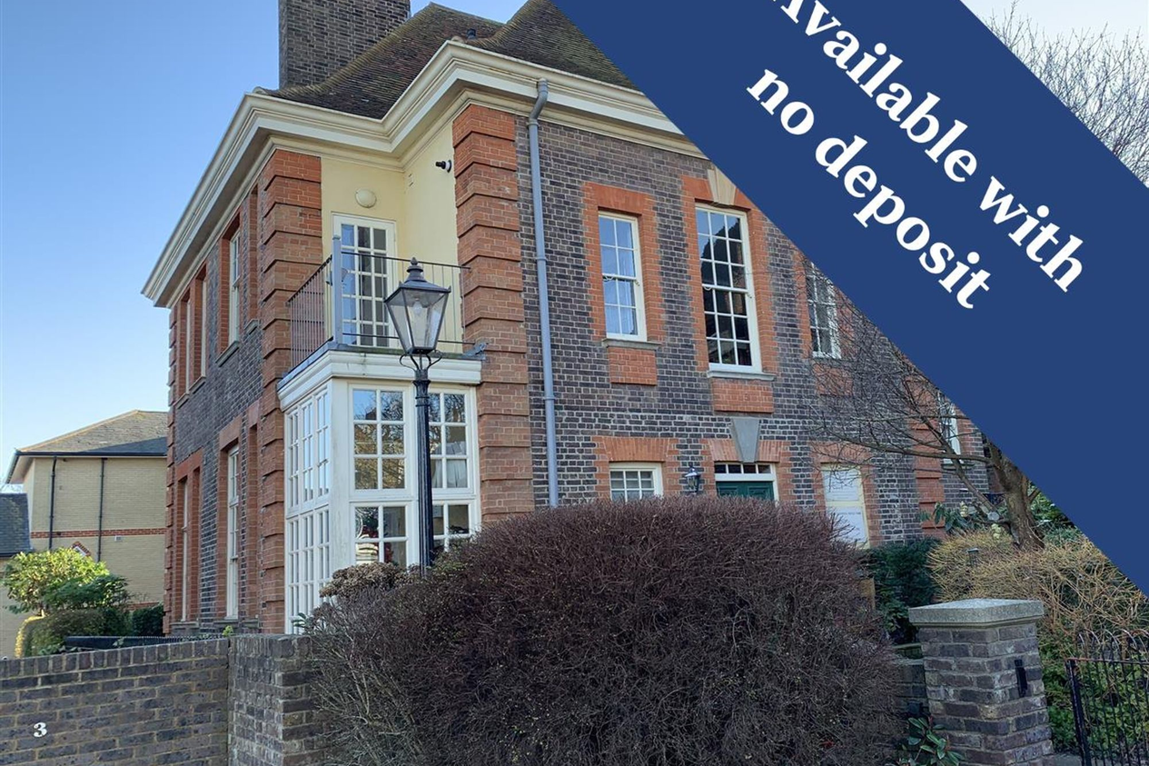 Properties Let Agreed in West Cliff Road  John Nicholas House West Cliff Road