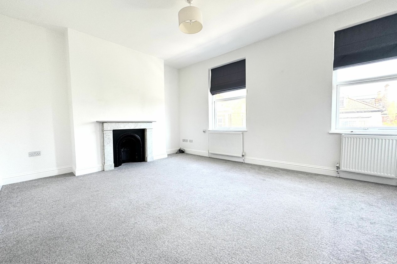 Properties To Let in West Cliff Road 
