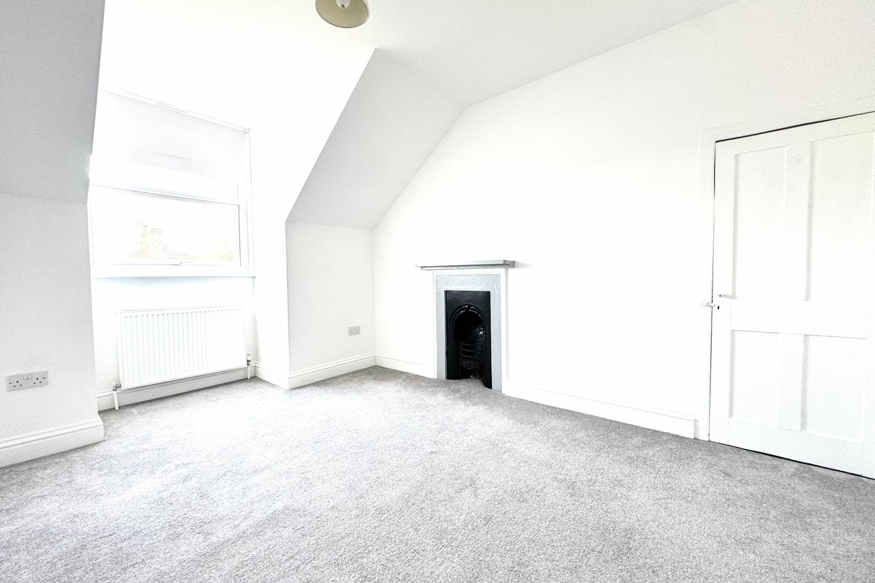 Properties To Let in West Cliff Road 