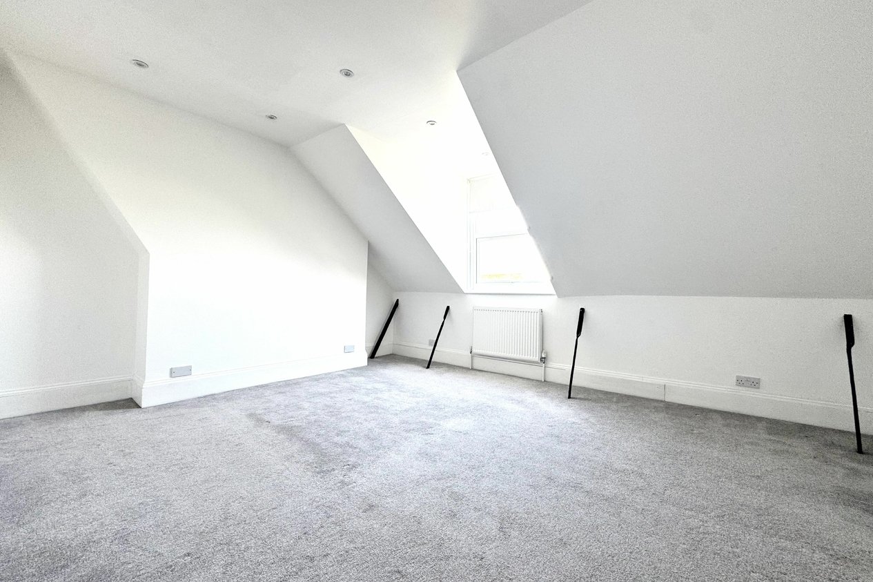 Properties To Let in West Cliff Road 