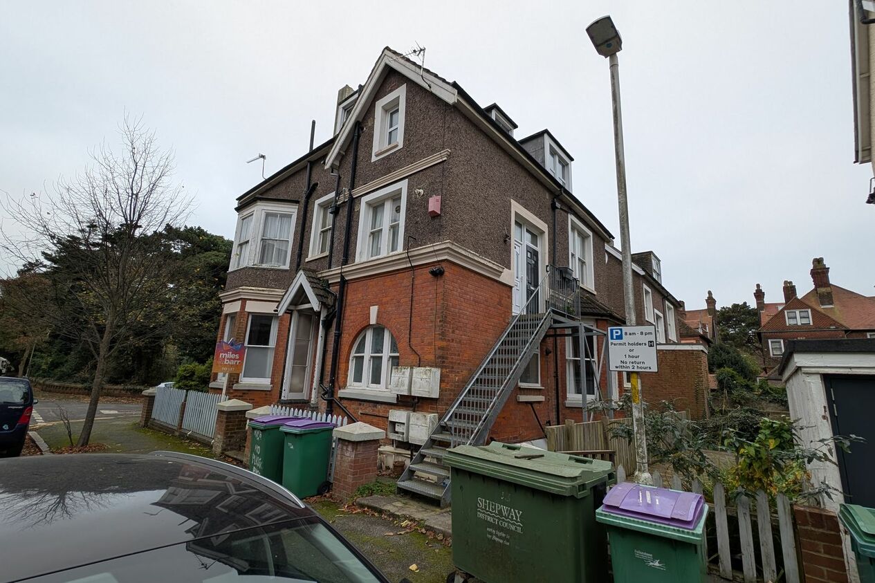 Properties To Let in Westbourne Gardens  Folkestone