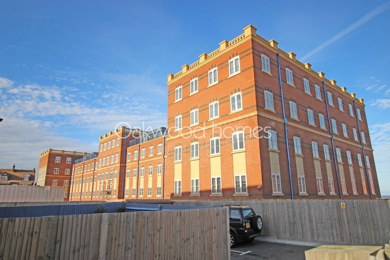 Properties Under Offer in Westbrook Gardens 
