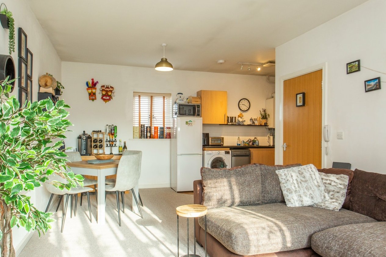 Properties Let in Westwood Drive Canterbury