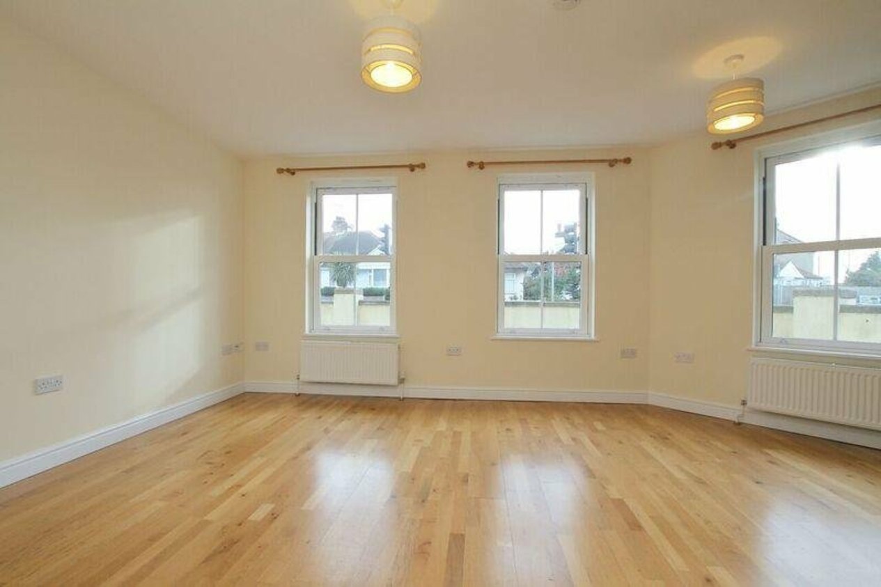 Properties To Let in Woodall Court 