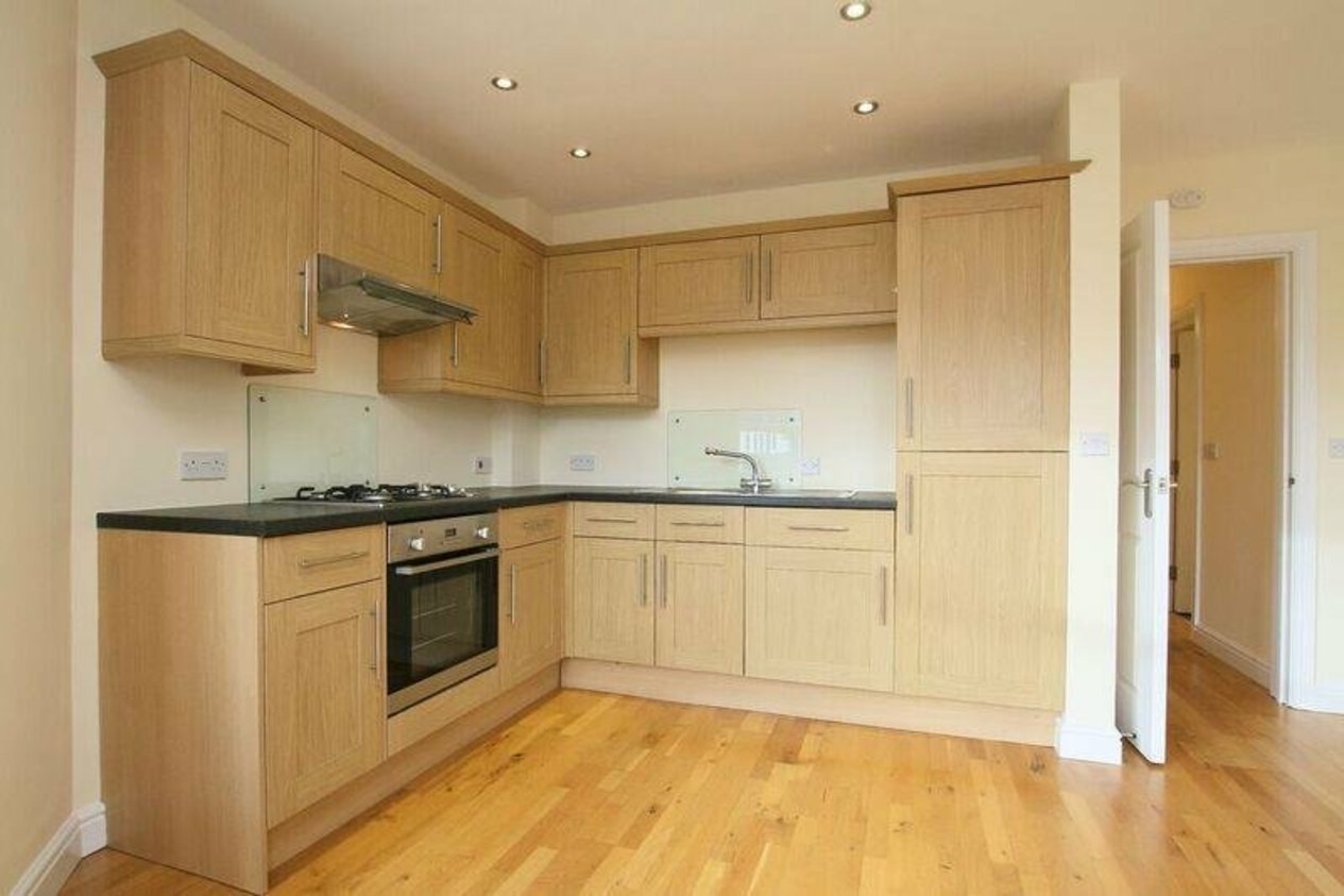 Properties To Let in Woodall Court 