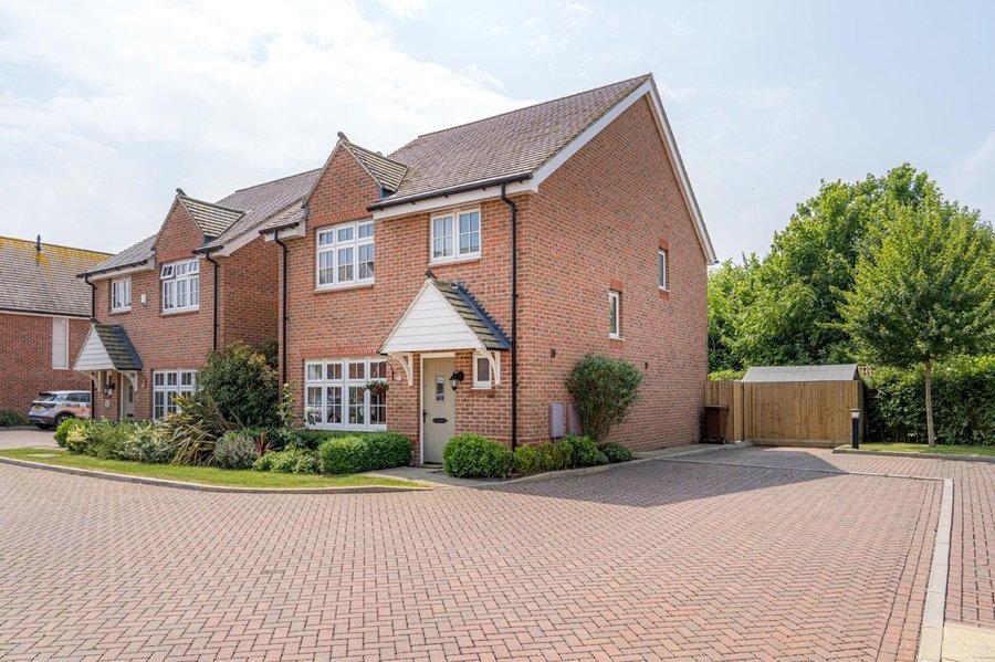 House Terraced for sale in Abbey Street,Faversham Miles & Barr