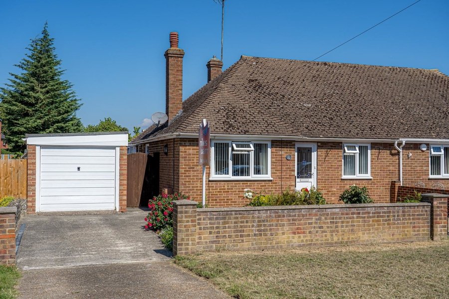 Bungalow Semi Detached for sale in Meadowbrook Road, Kennington
