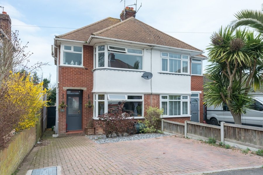 House Terraced for sale in Park Road,Ramsgate Miles & Barr