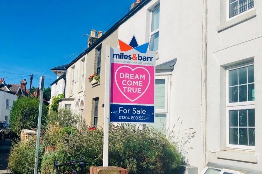 Deal estate agents Miles & Barr