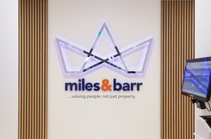 Miles__Barr_ _The_Links_Entrance_Small