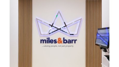 Miles__Barr_ _The_Links_Entrance_Small